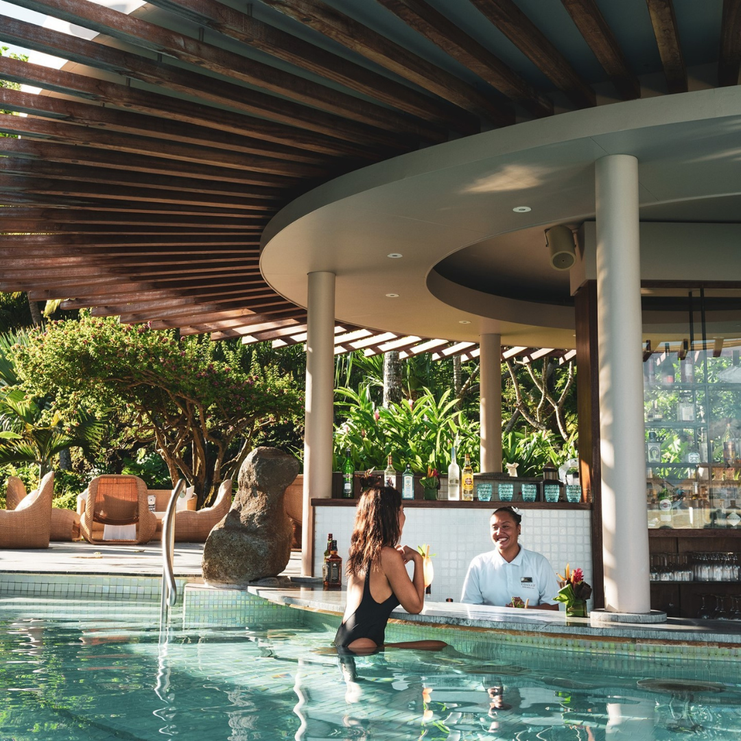 BOB Conrad – Pool Bar