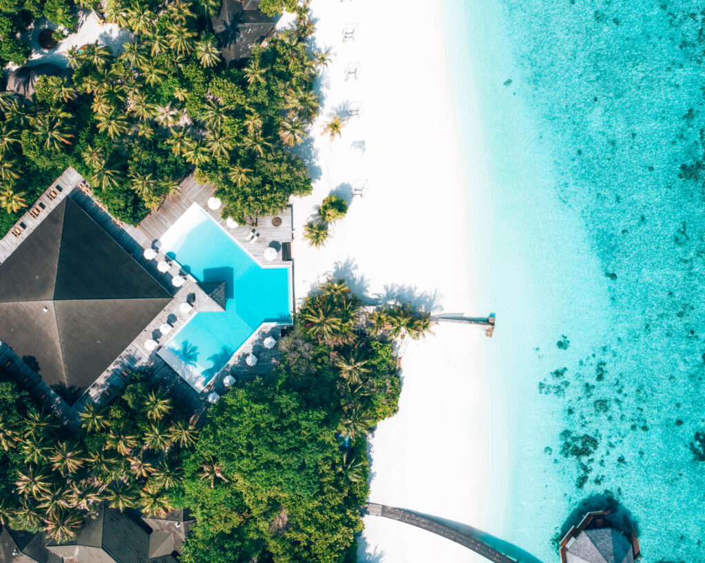 Adaaran Select Meedhupparu Premium All Inclusive – Swimming Pool